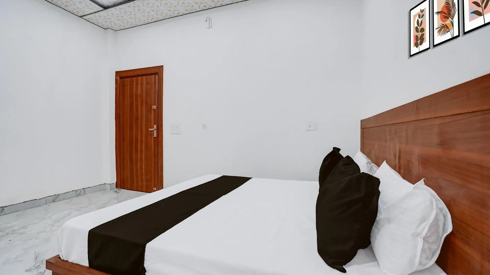 Super Hotel O Sikandra Near Akbar Tomb Agra